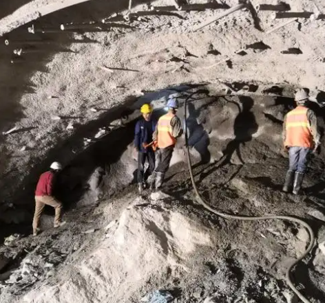 岳阳楼拱顶带模注浆料的施工流程及注意事项